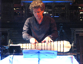 Inventé par le physicien Benjamin Franklin, un instrument de musique qui enchanta Mozart et Beethoven, entre autres!