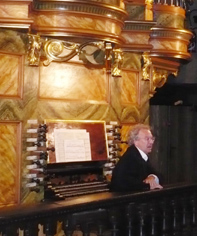 Alain Bouvet a comment&eacute; son programme en toute simplicit&eacute; instaurant une grande complicit&eacute; avec le public