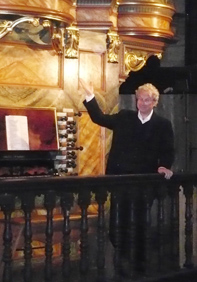 Bienqu'habitu&eacute; &agrave; son orgue Cavaill&eacute; Coll, Alain Bouvet s'est montr&eacute; tr&egrave; tr&egrave;s &agrave; l'aise sur cet orgue baroque!