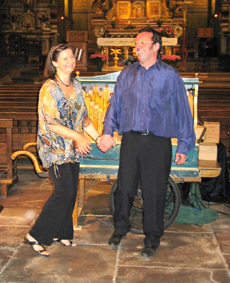 Viviane Loriaut, professeur d'orgue au Conservatoire de Bastia, salue avec son complice Patrick Mathis, &agrave; l'issue de leur extraordinaire prestation