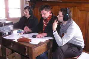 L'&eacute;quipe d'Hortus au travail dans la sacrsitie de l'&eacute;glise d'Arrossa (Roger Lenoir, Vincent Genvrin et Benjamin Alard)