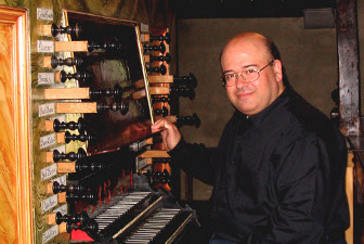 Fondateur de l'association qui a fait construire l'orgue de Baigori, Jesus Martin Moro aura à coeur de fêter musicalement son 10 anniversaire