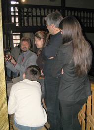  Esteban Landart et ses &eacute;l&egrave;ves; ont &eacute;t&eacute; passion&eacute;s par les cours de Brett Leighton