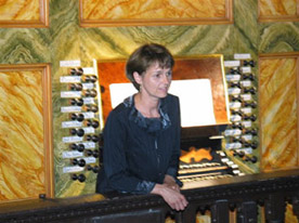 Organiste du Temple de l'Étoile de Paris et professeur au CNSM de Lyon, Liesbeth Schlumberger nous offrit une méditation musicale pleine d'espérance, sur le thème de la mort et de la résurrection