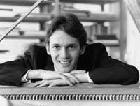 Professeur au CNSM de Lyon, Yves Rechsteiner est un artiste discret mais &eacute;loquent