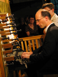 Pieter Van Dijk aura &eacute;t&eacute; le premier (et brillant) repr&eacute;sentant de la grande &eacute;cole d'orgue hollandaise, invit&eacute; par notre Festival